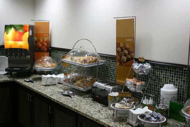 Wingate By Wyndham Charleston Coliseum Hotel North Charleston Restoran gambar
